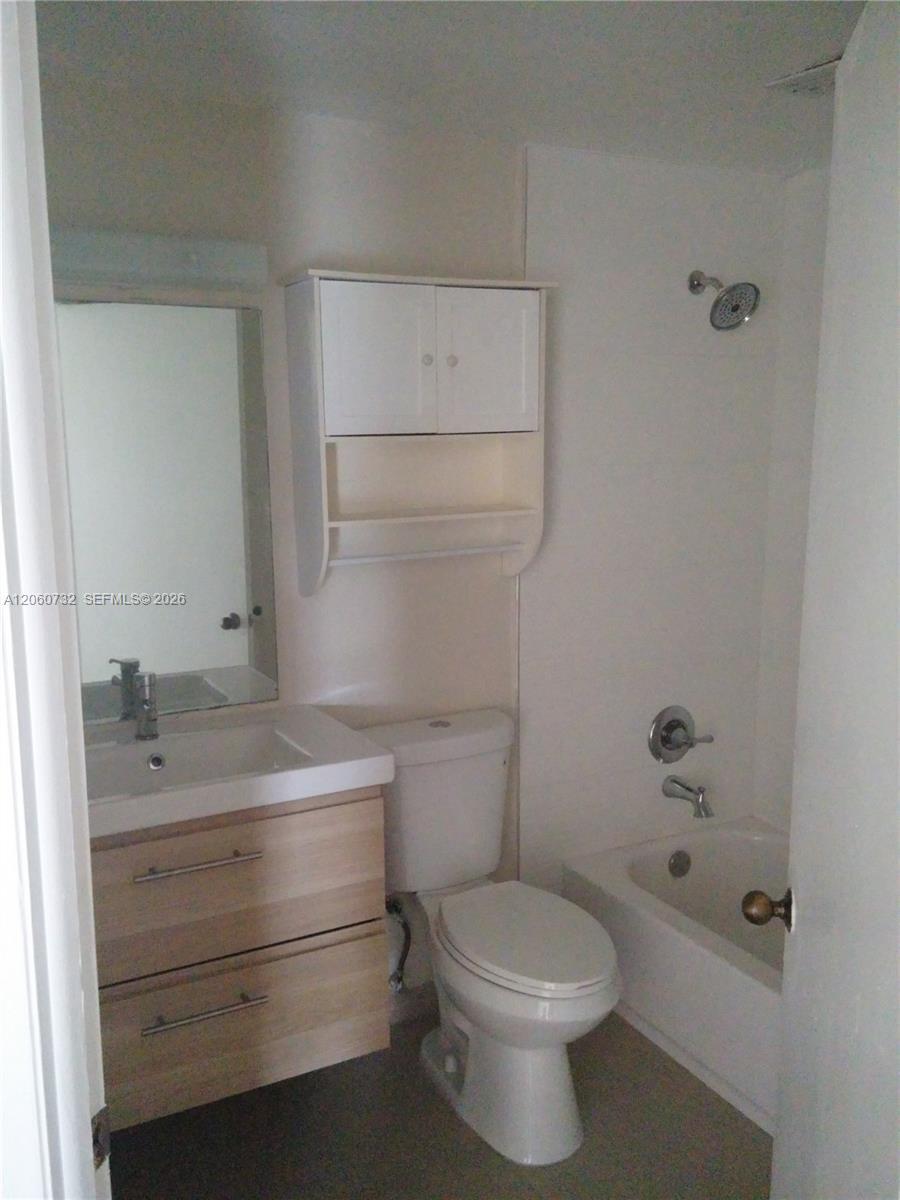 8290 Lake Dr # 510, Doral FL 33166 photo 3