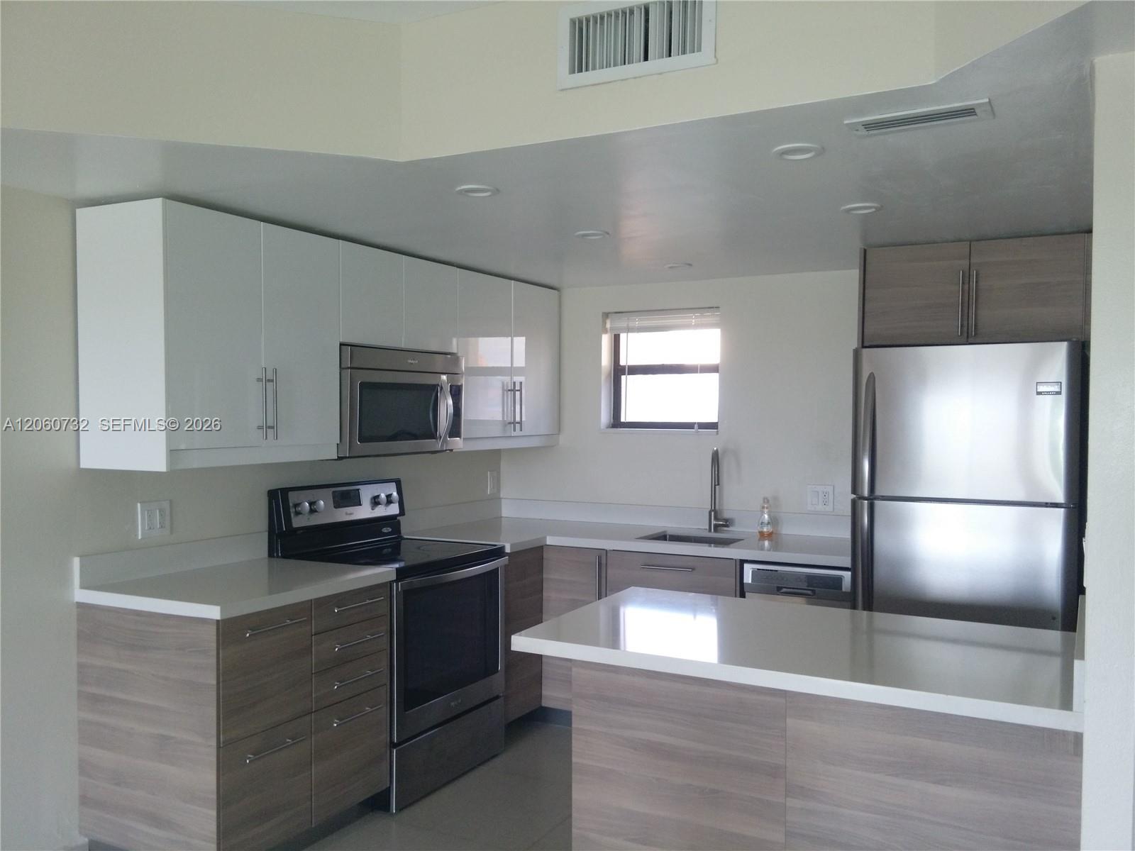 8290 Lake Dr # 510, Doral FL 33166