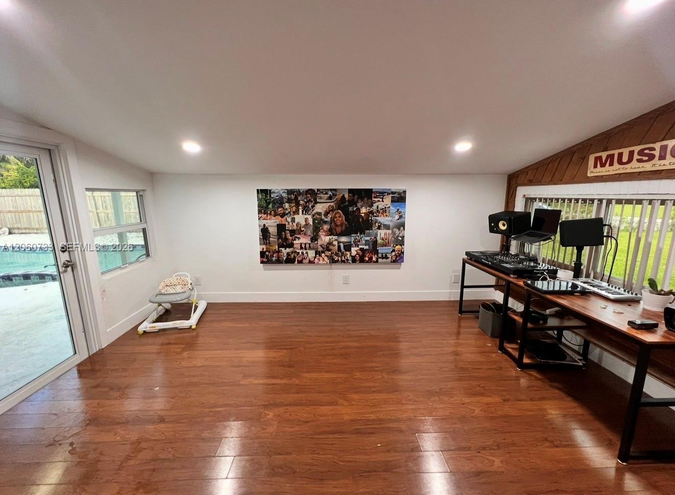 7161 SW 13th St, Pembroke Pines FL 33023 photo 2