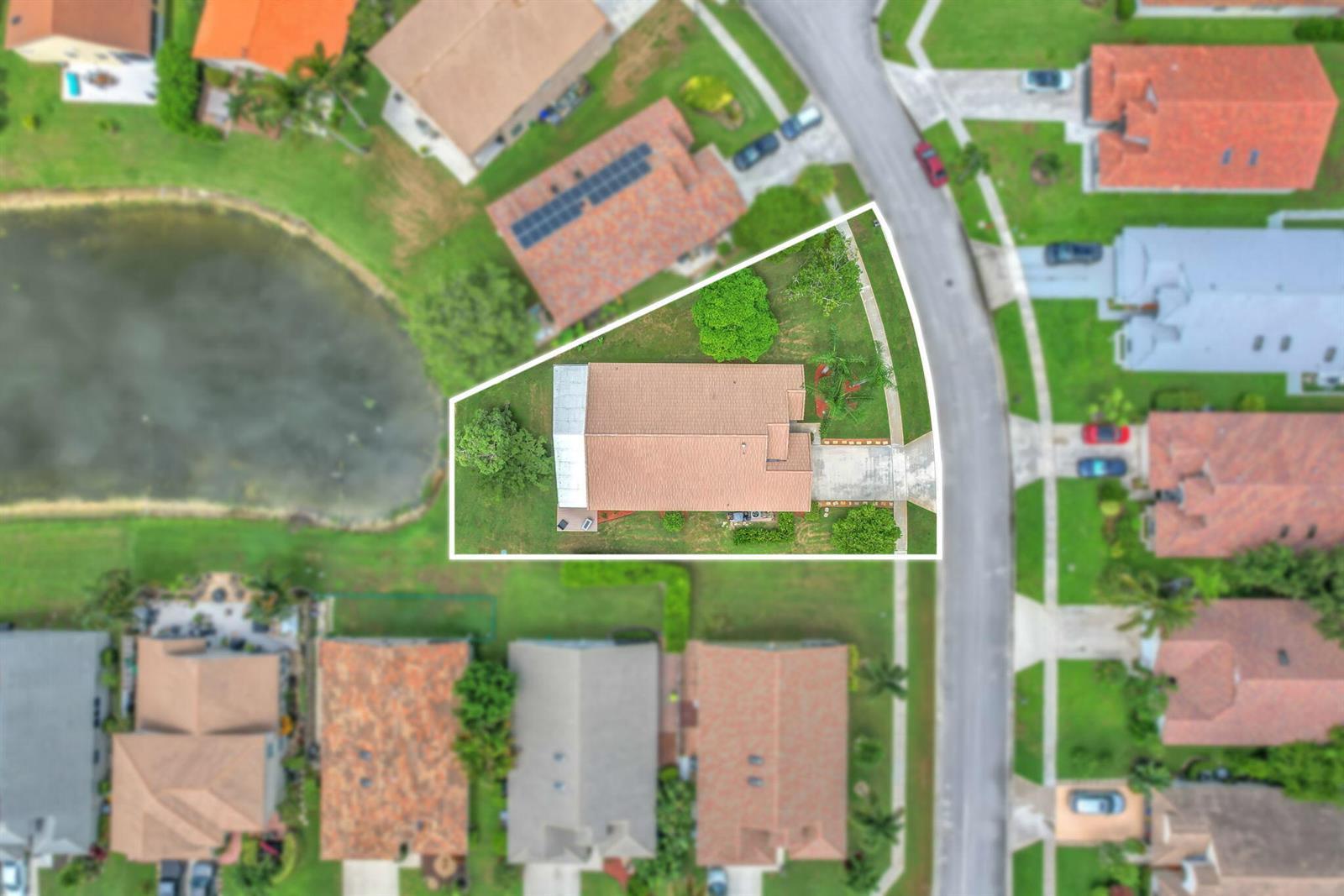 8576 WINDY Circle, Boynton Beach FL 33472 photo 2