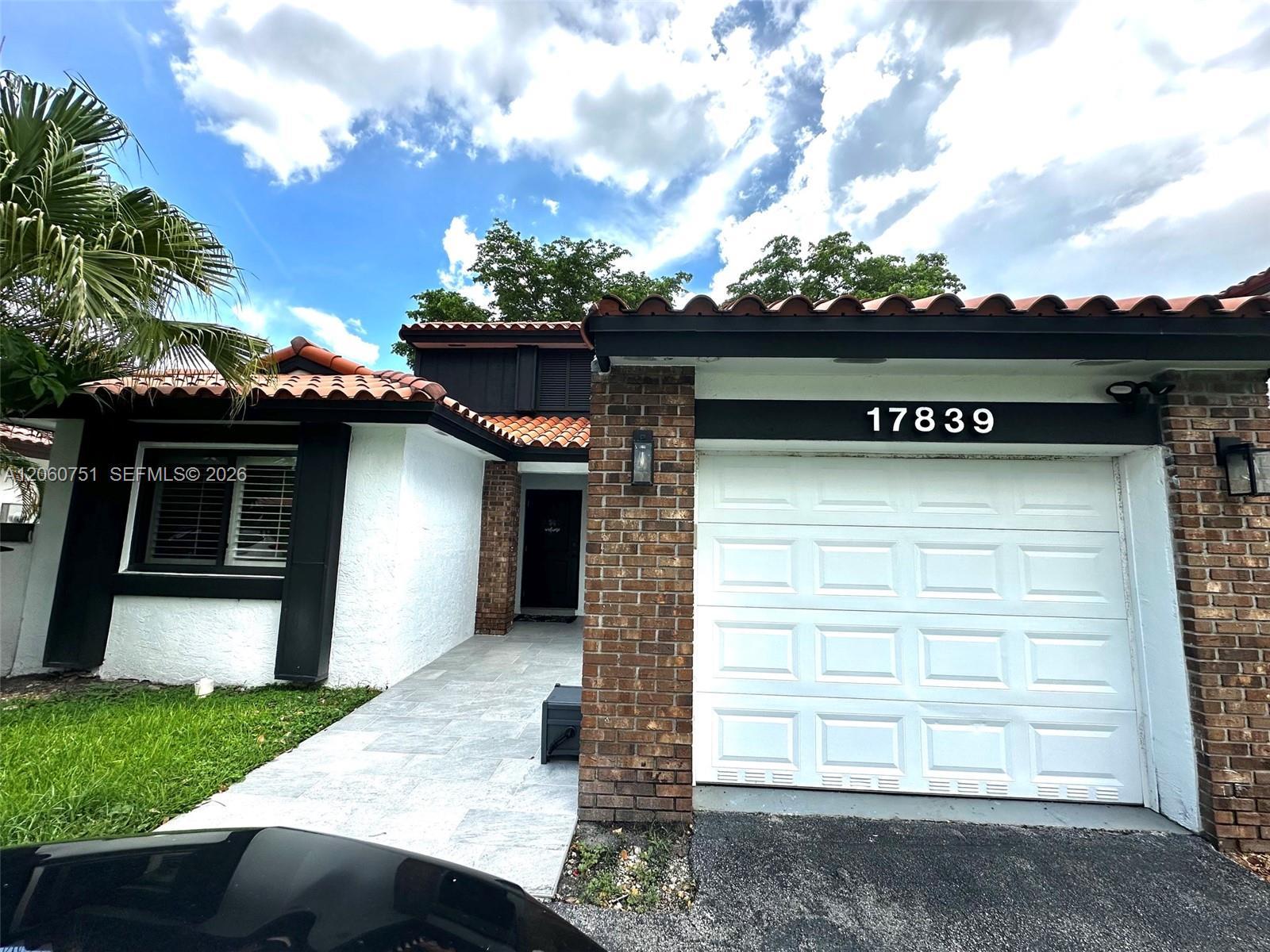 17839 NW 63rd Ct, Hialeah FL 33015 photo 3