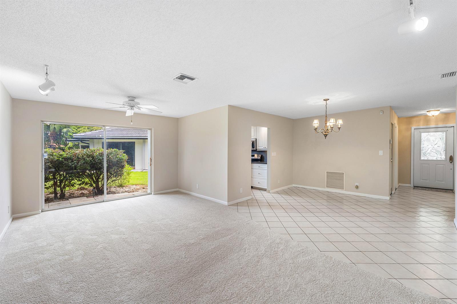 1752 Riverwood Lane, Coral Springs FL 33071 photo 5