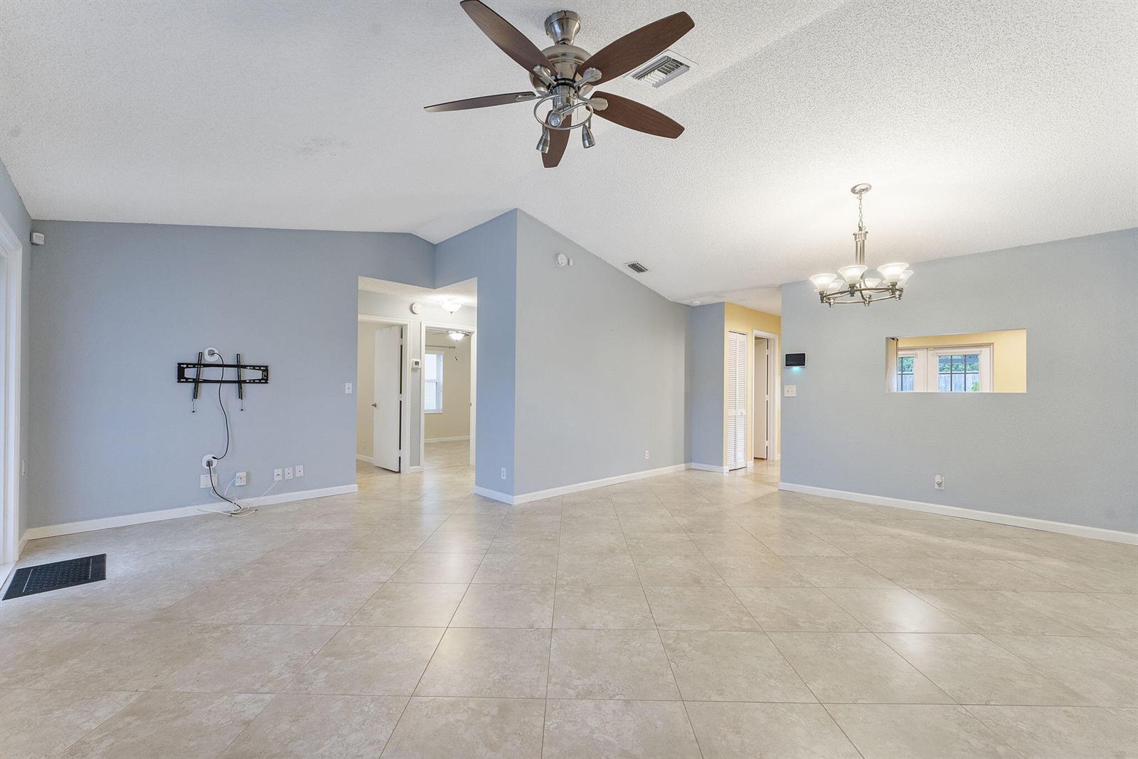 5584 Priscilla Lane, Lake Worth FL 33463 photo 4