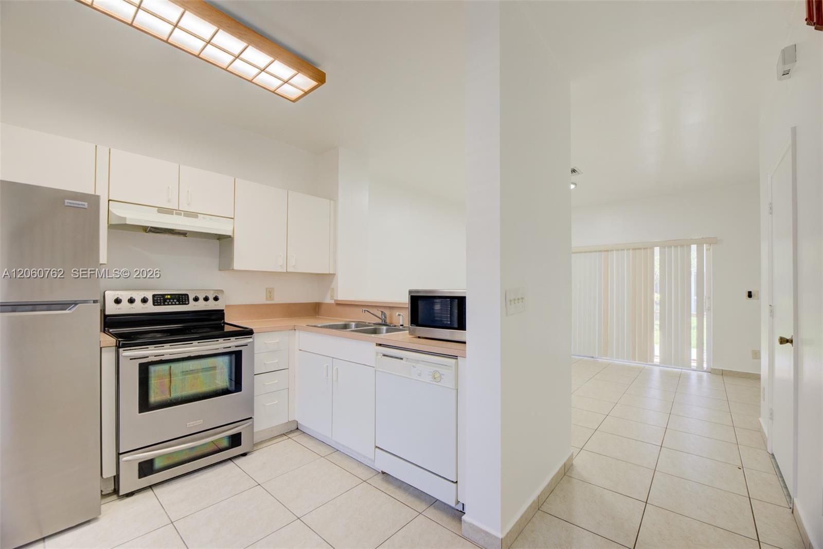 728 SW 122nd Ave, Pembroke Pines FL 33025 photo 5