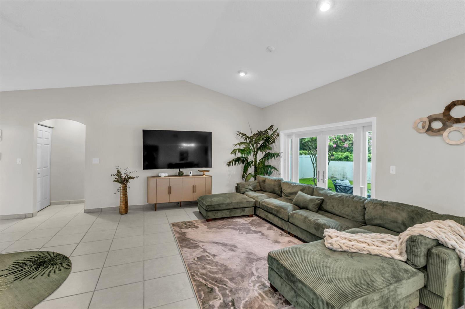 13421 SW 17TH Court, Miramar FL 33027 photo 5