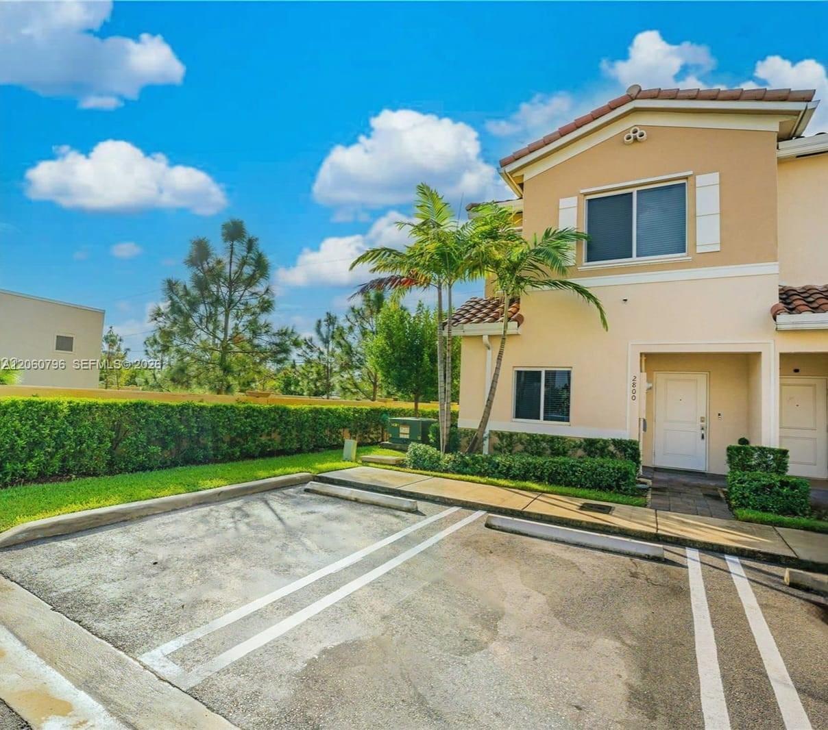 2800 NW 180th St # 2800, Miami Gardens FL 33056