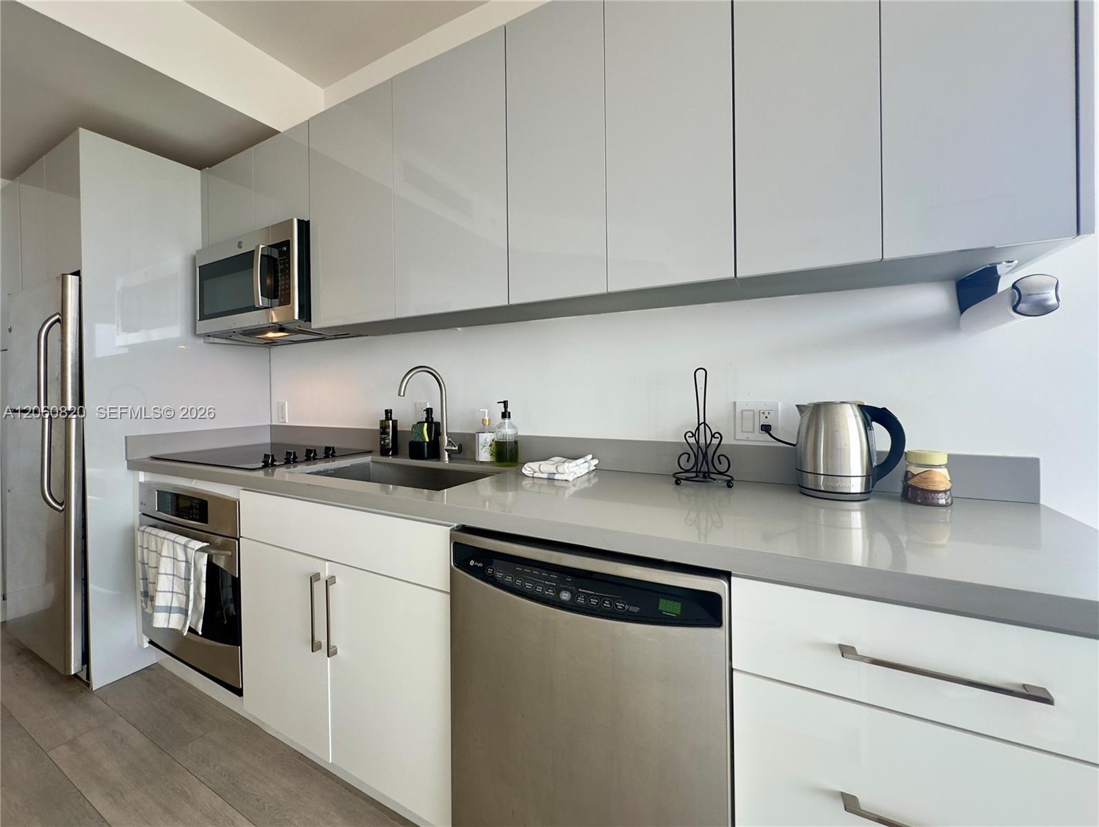 90 SW 3rd St # 2012, Miami FL 33130 photo 3