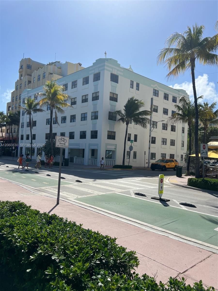 1390 Ocean Dr # 101, Miami Beach FL 33139 photo 2