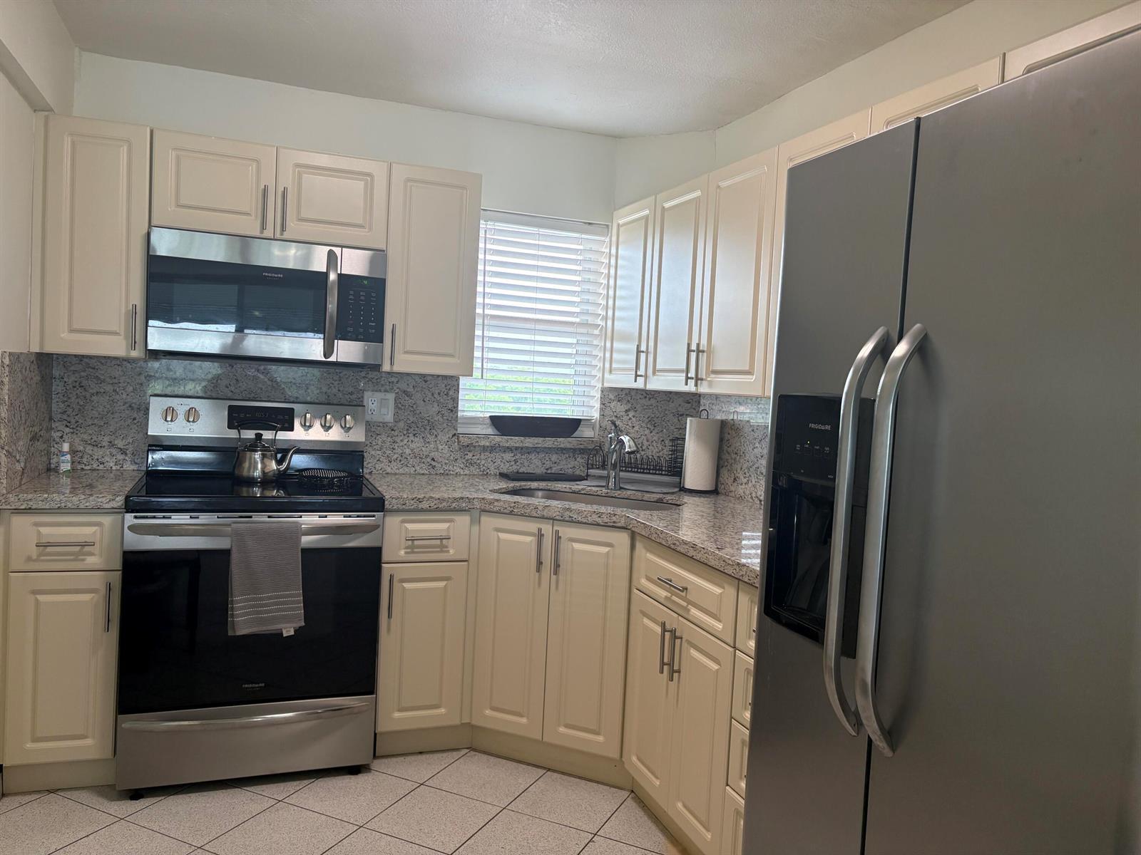 8900 Washington Boulevard, Pembroke Pines FL 33025 photo 5