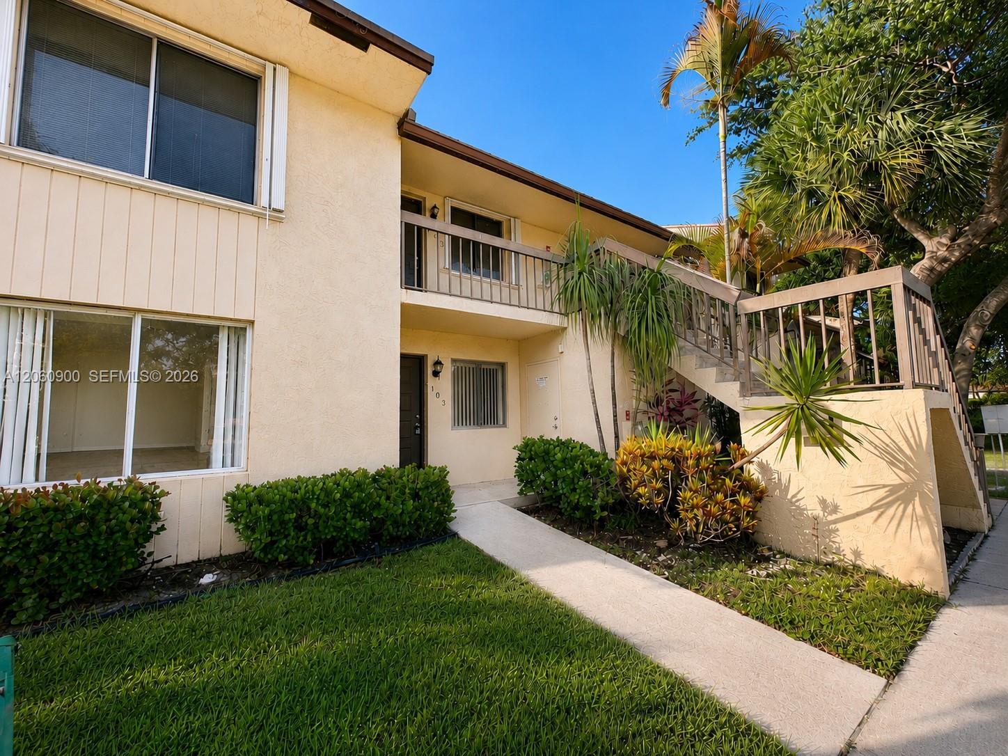 6585 Somerset Dr # 103, Boca Raton FL 33433
