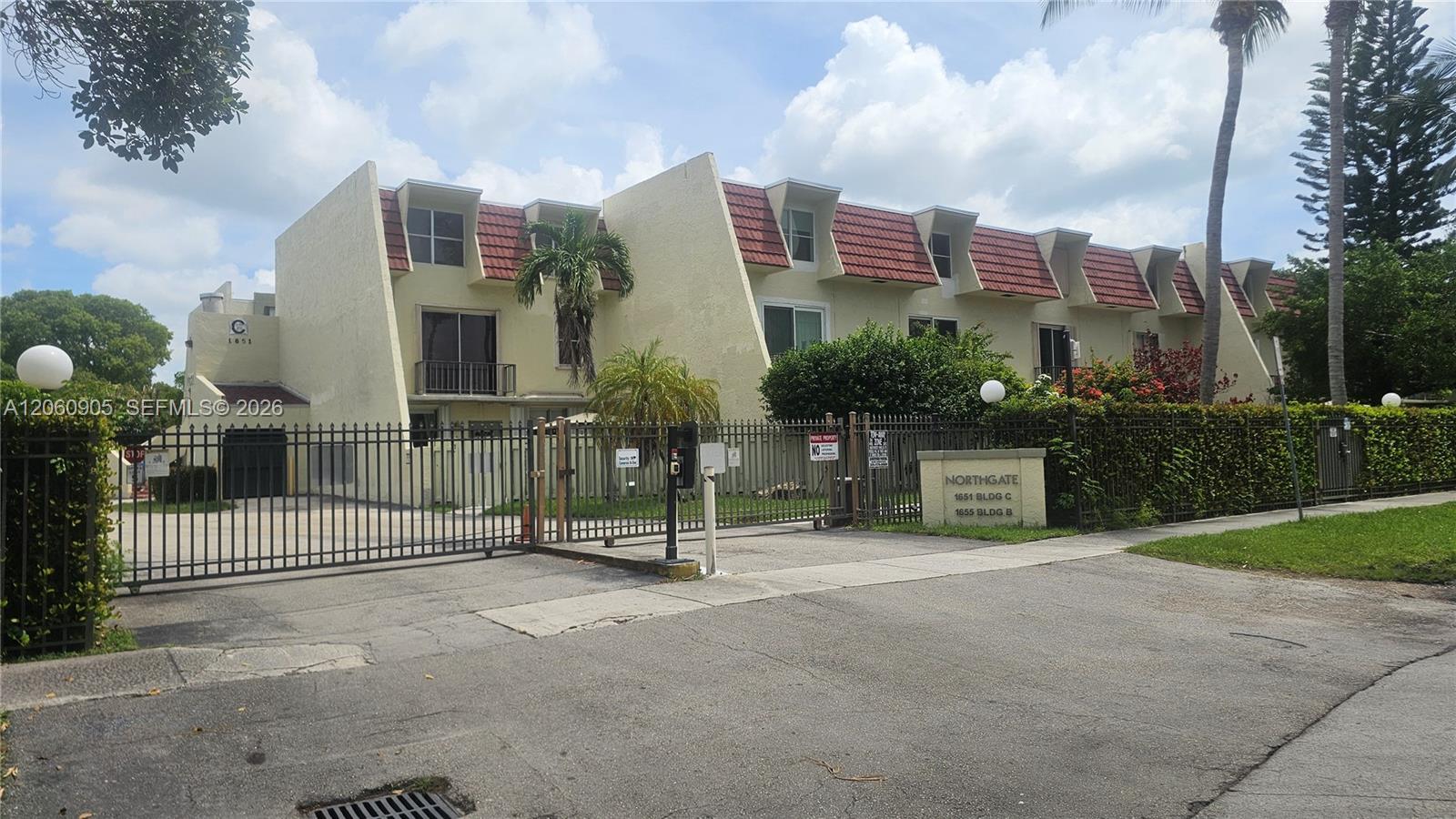 1651 NE 115th St # 26C, Miami FL 33181