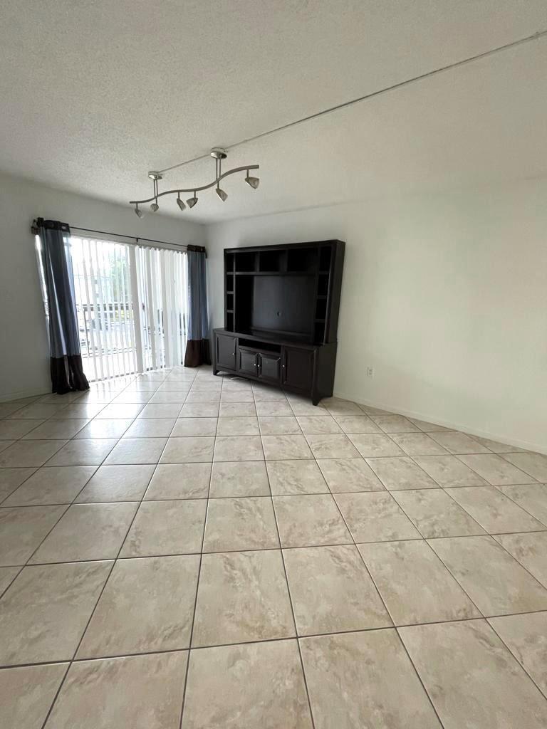 711 N PINE ISLAND Road # 305, Plantation FL 33324 photo 5