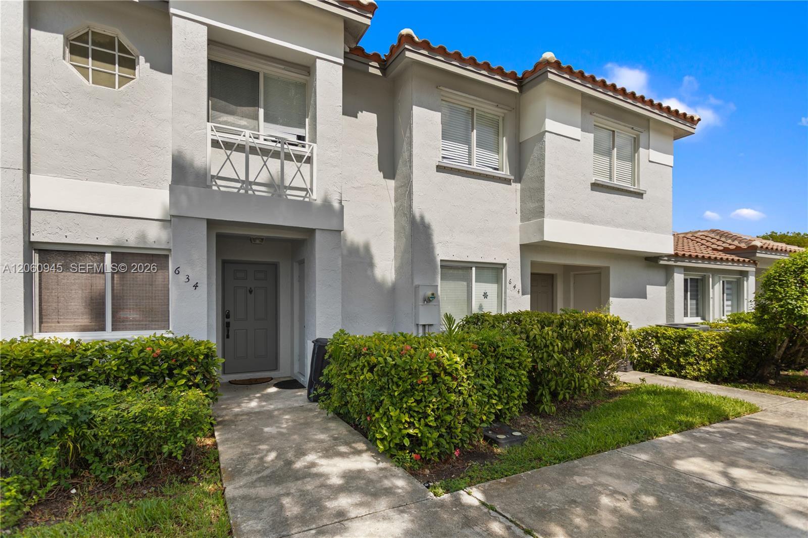 634 NW 208th Dr, Pembroke Pines FL 33029 photo 4