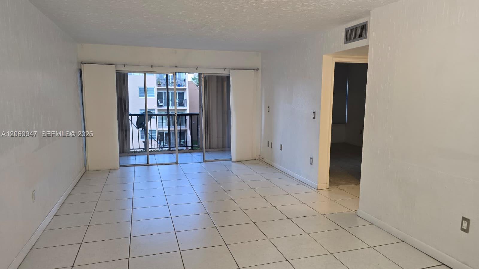 702 NW 87th Ave # 309, Miami FL 33172 photo 2