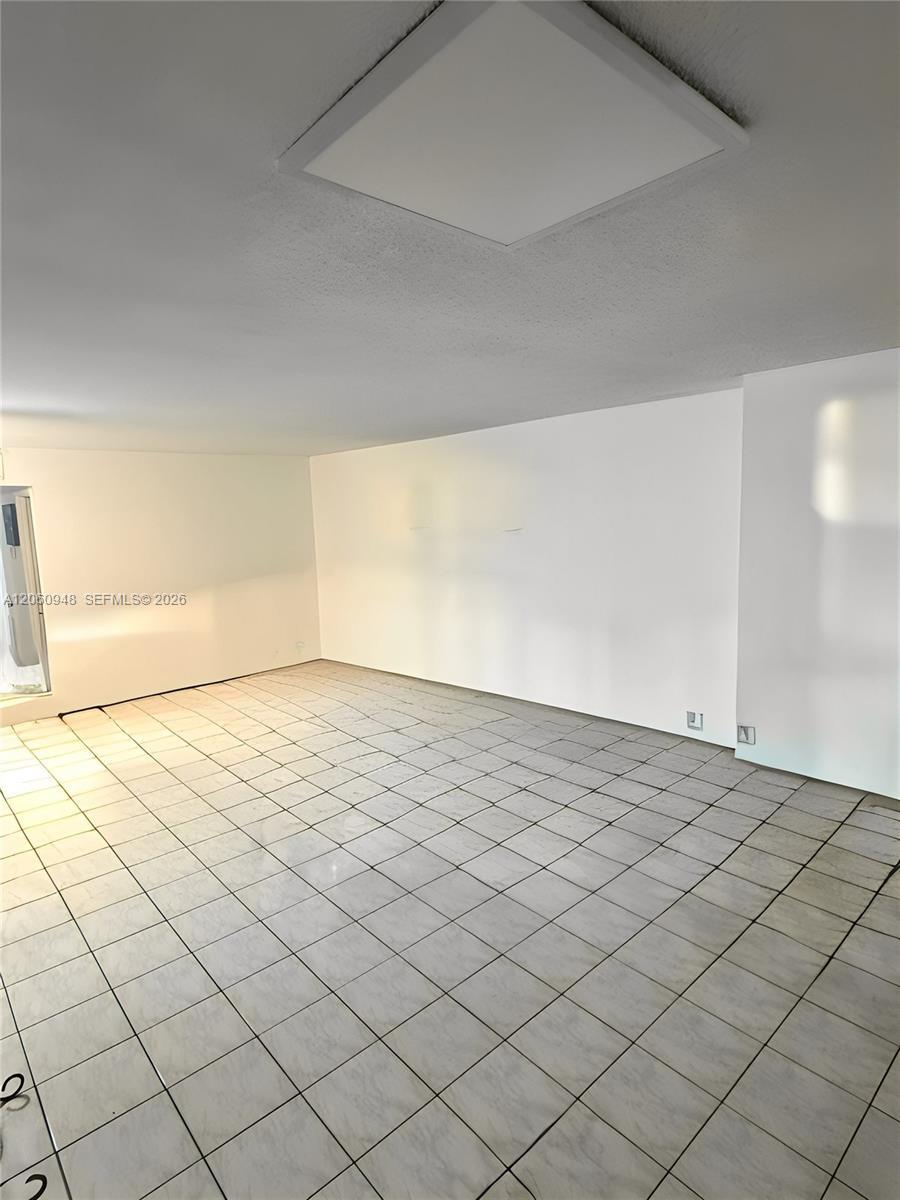 920 NE 199th St # 3J, Miami FL 33179 photo 2
