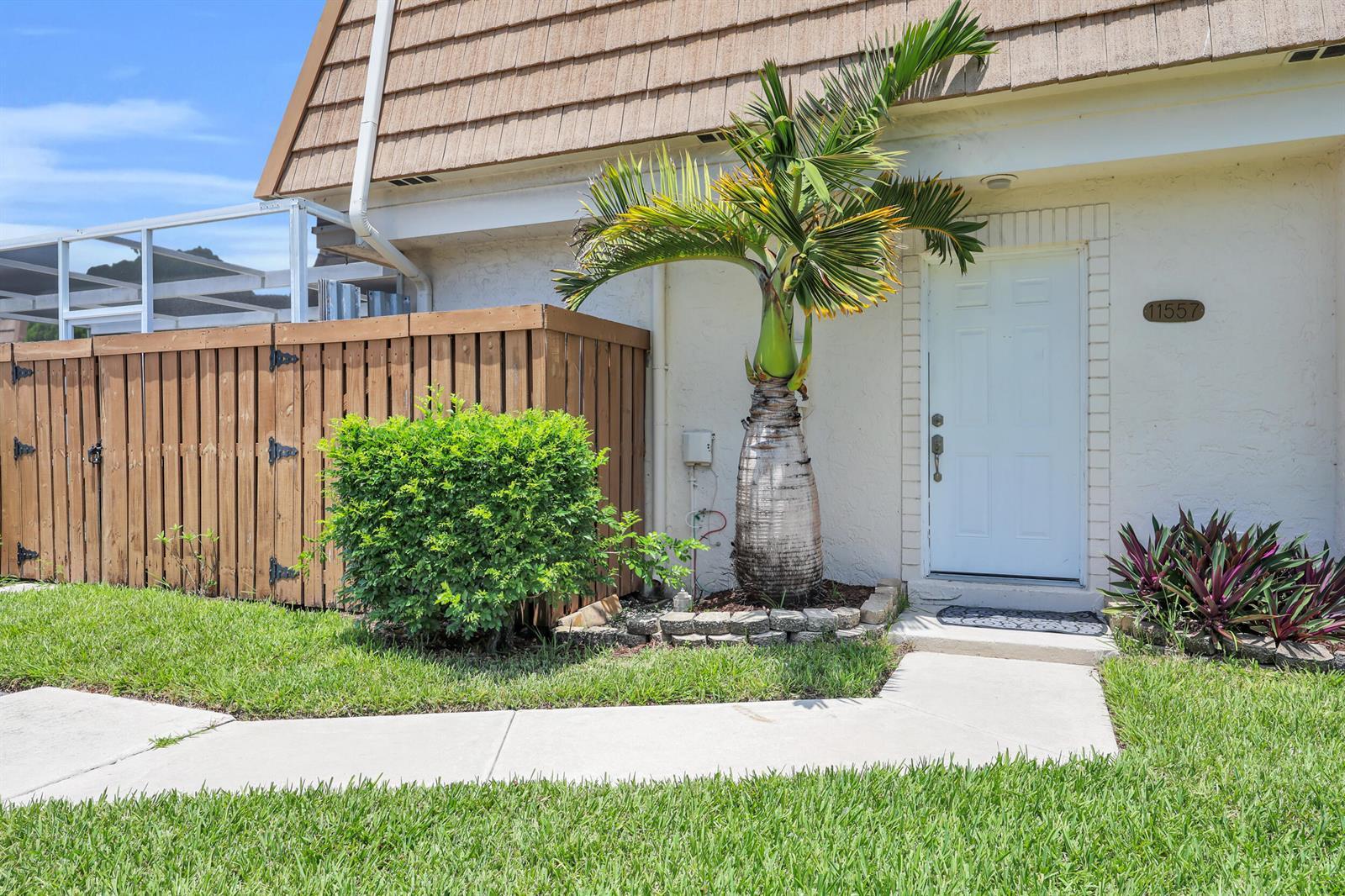11557 WINCHESTER Drive, Palm Beach Gardens FL 33410 photo 4