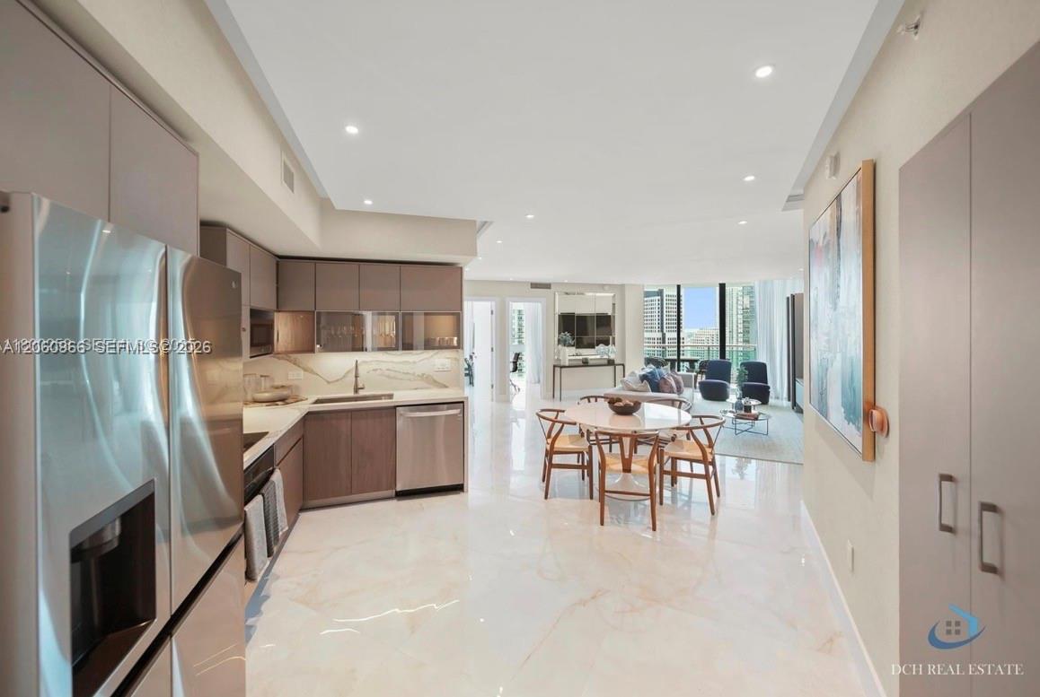 350 S Miami Ave # 3902, Miami FL 33130 photo 3