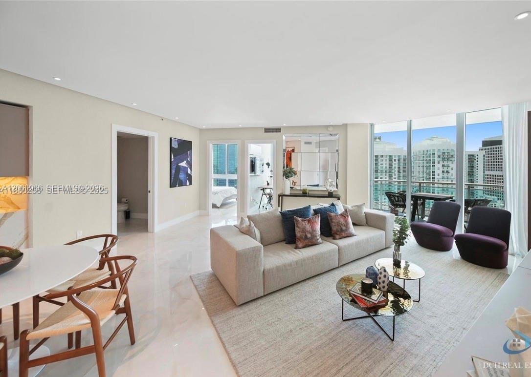 350 S Miami Ave # 3902, Miami FL 33130 photo 5