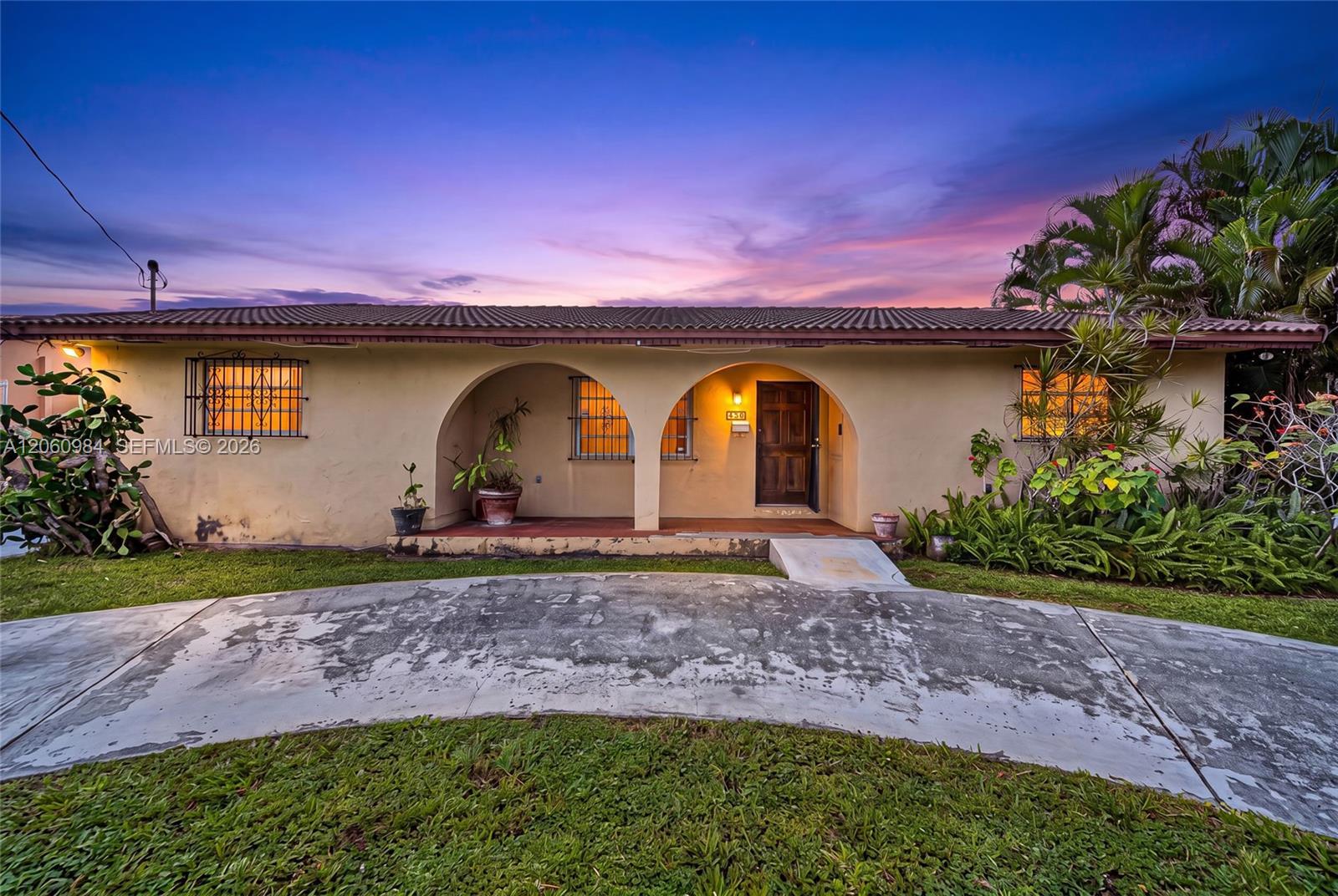 430 SE 7th Ave, Hialeah FL 33010 photo 2