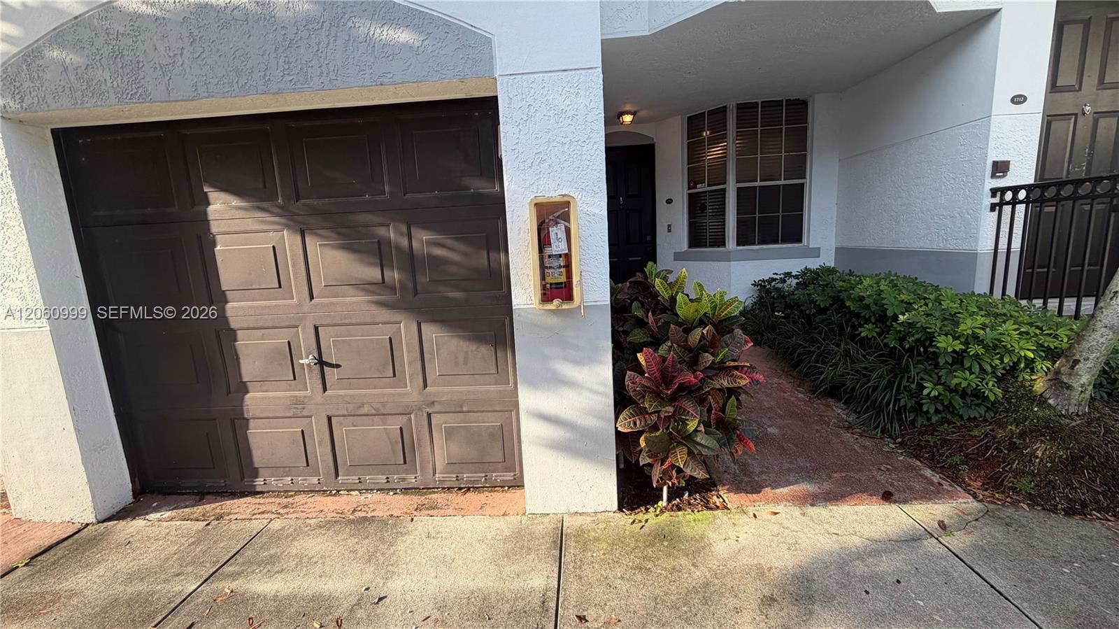 735 SW 148 ave # 1711, Sunrise FL 33325