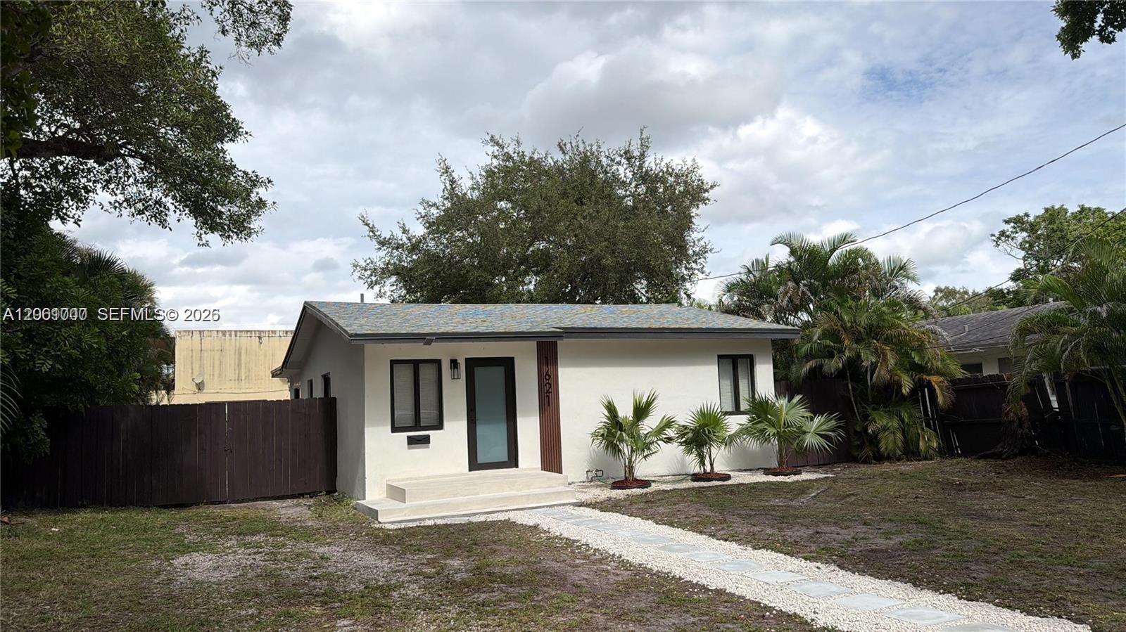 1621 SW 11th Ct, Fort Lauderdale FL 33312 photo 2