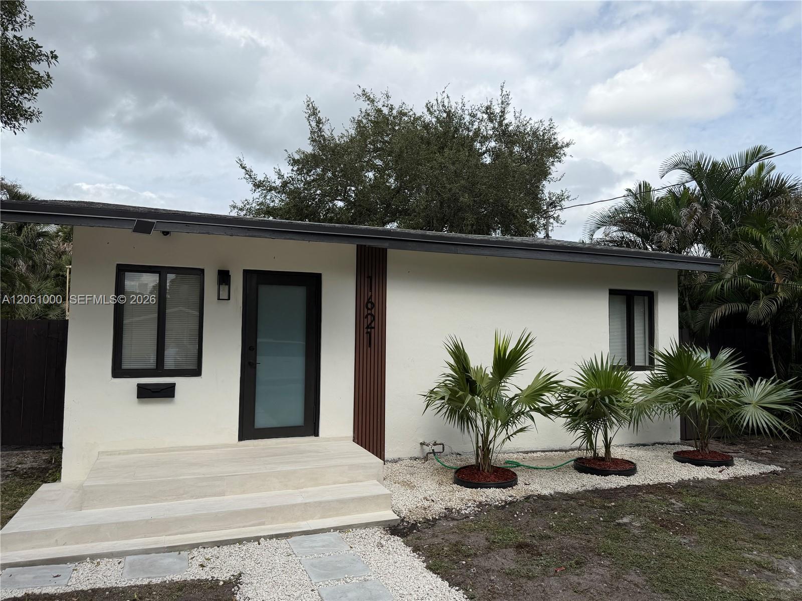 1621 SW 11th Ct, Fort Lauderdale FL 33312 photo 3