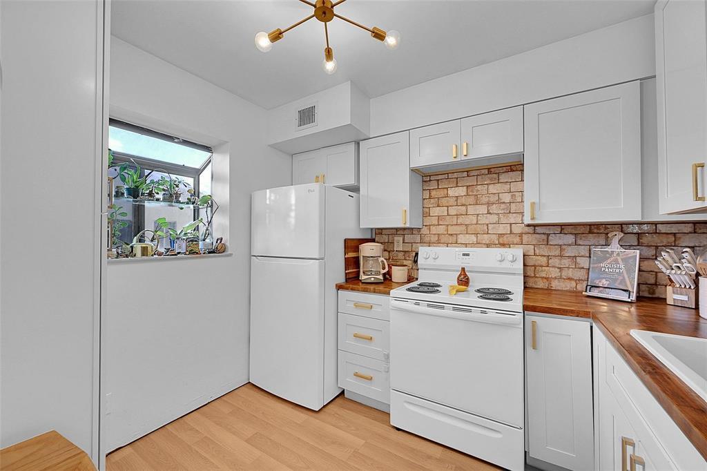 117 GARDENS Drive # 204, Pompano Beach FL 33069 photo 2