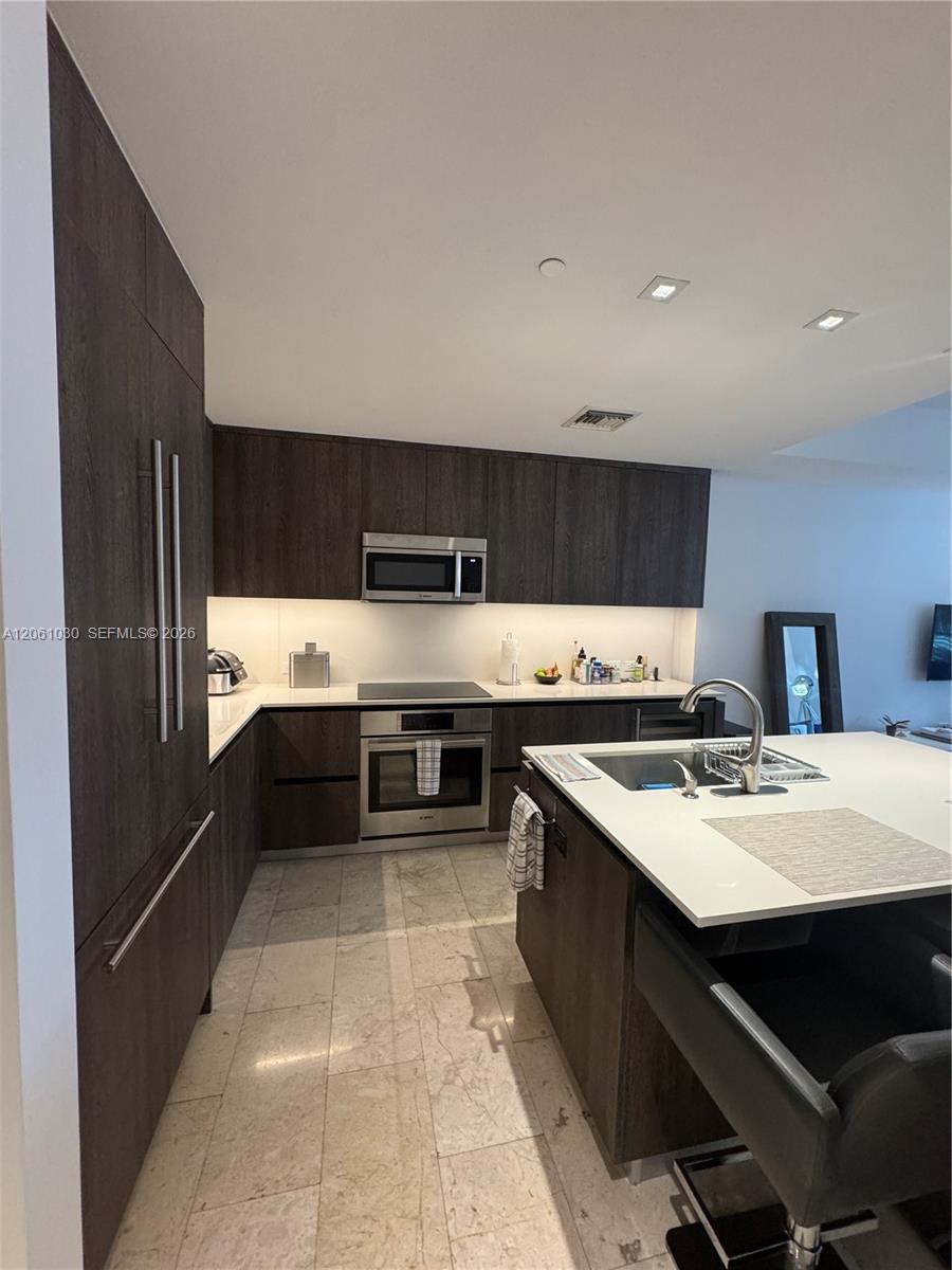 88 SW 7th St # 805, Miami FL 33130 photo 5