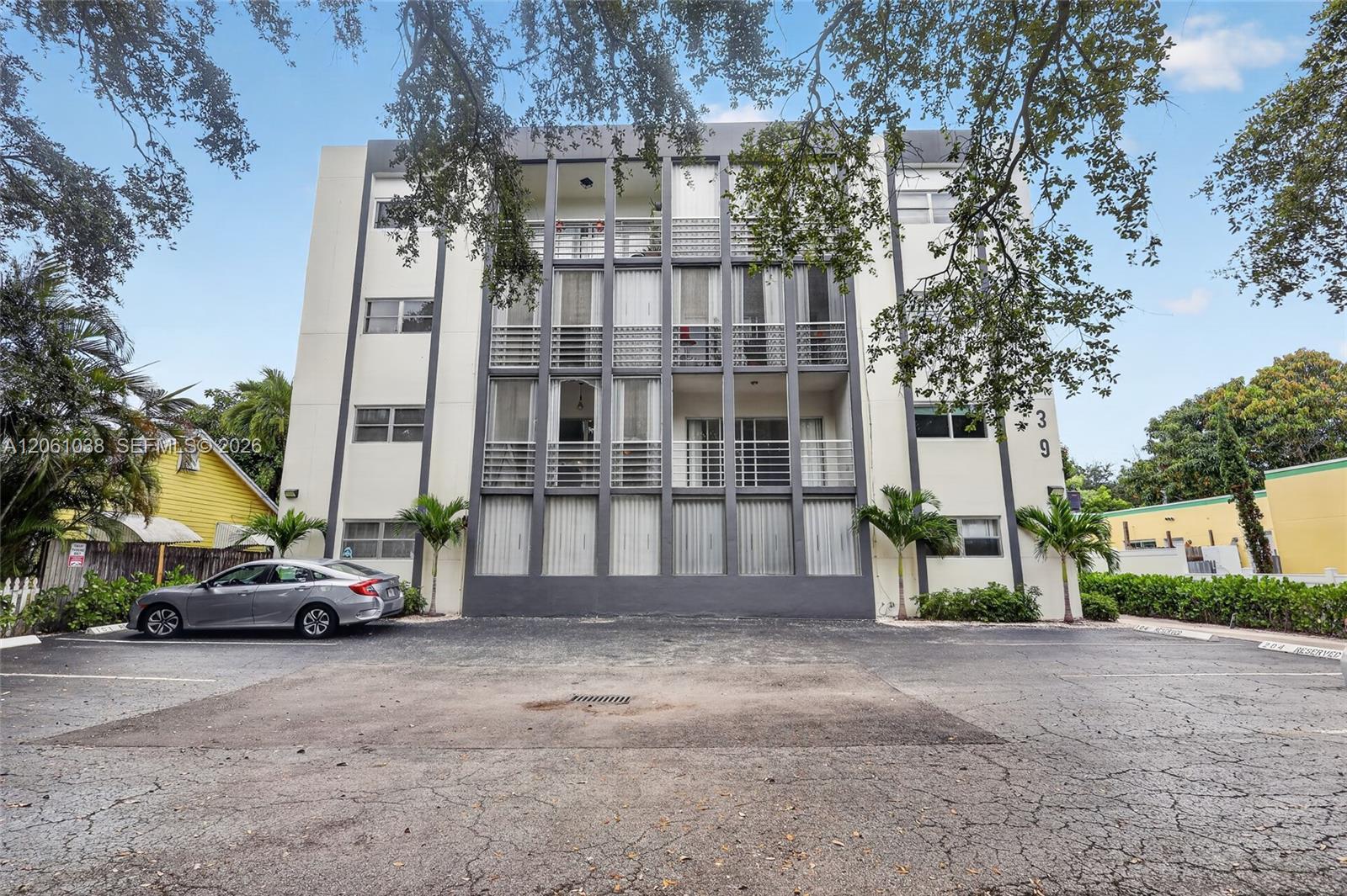 1939 Jefferson St # 303, Hollywood FL 33020