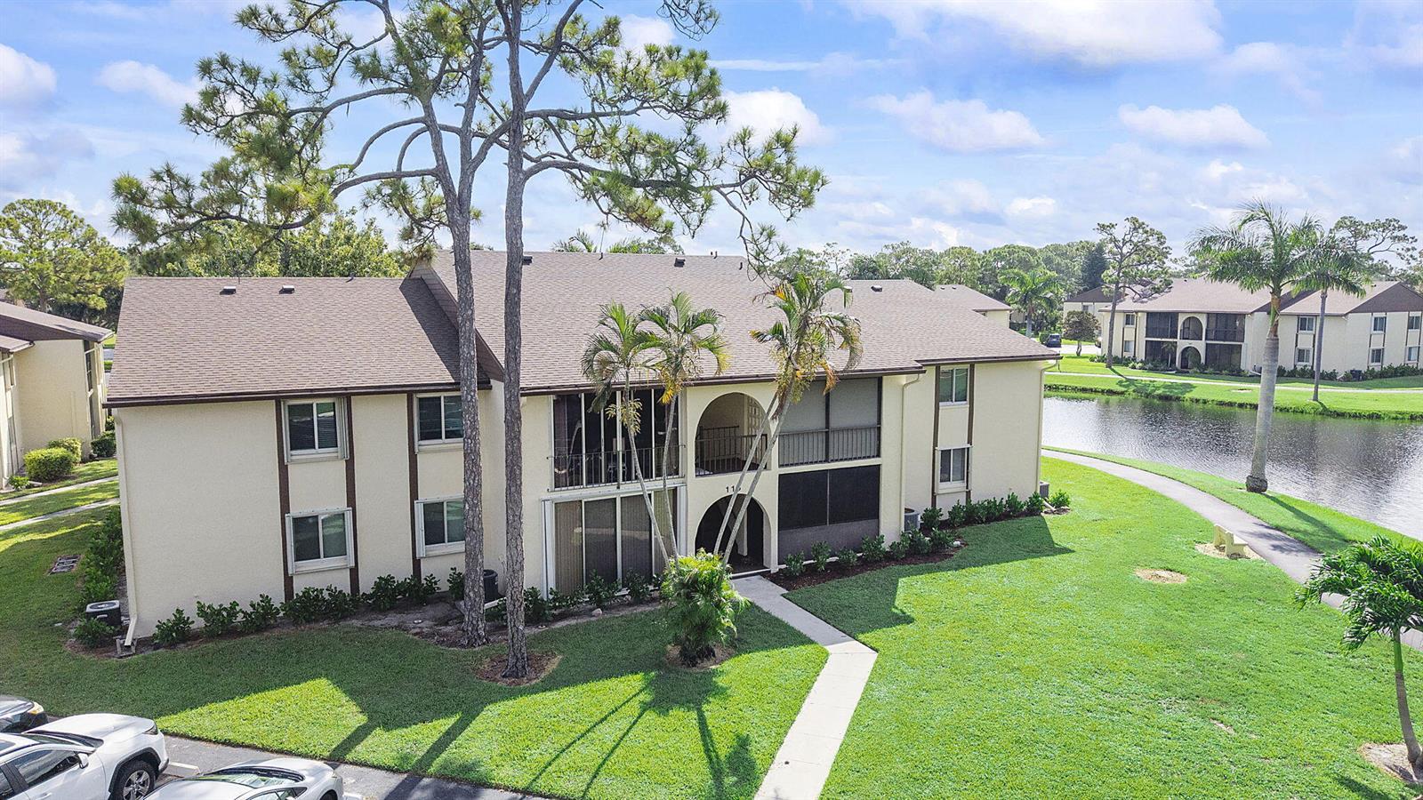 116 Lake Pine Circle # 2, FL 33463 photo 2