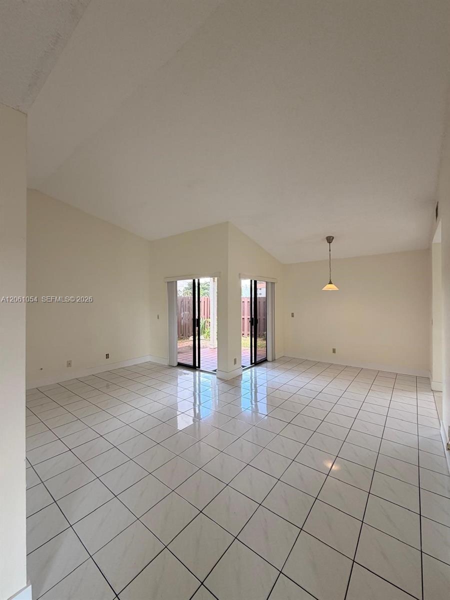 6431 NW 171st St, Hialeah FL 33015 photo 4