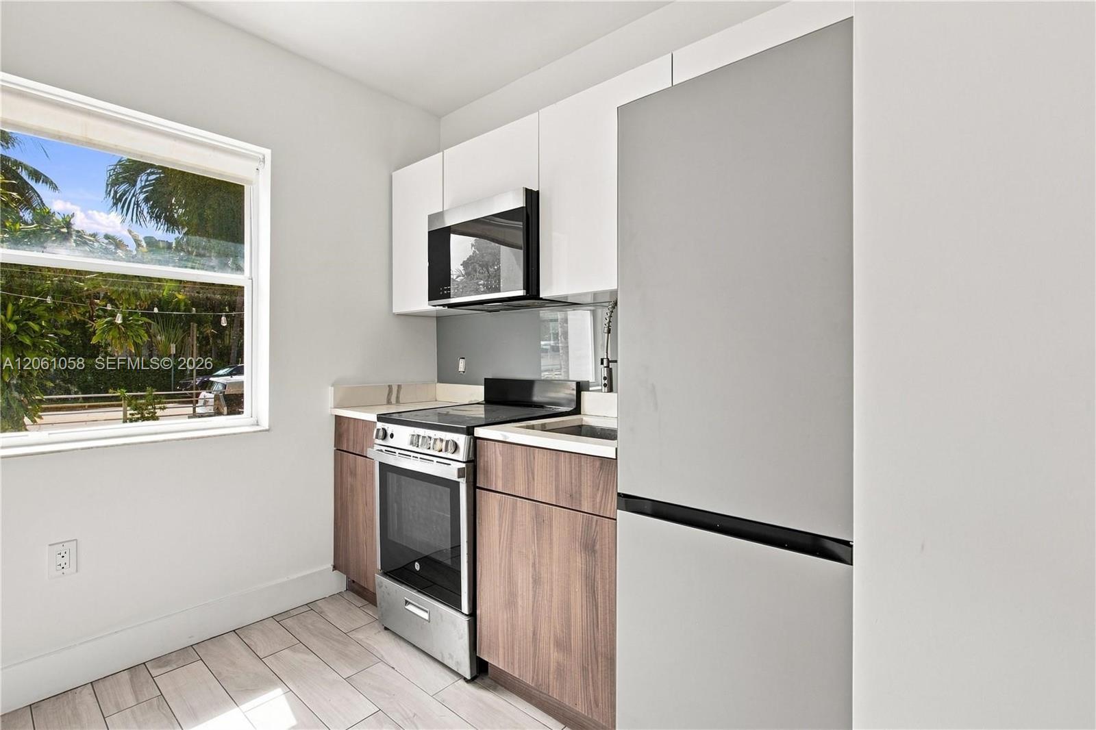 1000 7th St # 4, Miami Beach FL 33139 photo 2