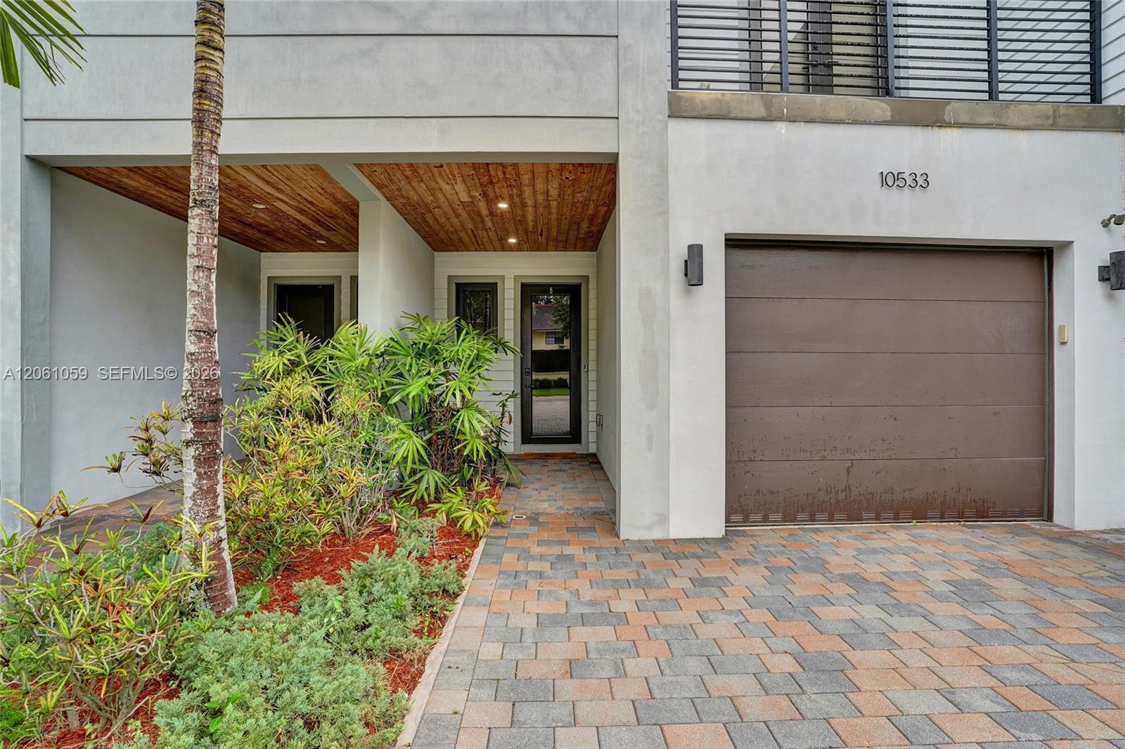 10533 NW 28th Ct, Coral Springs FL 33065 photo 2