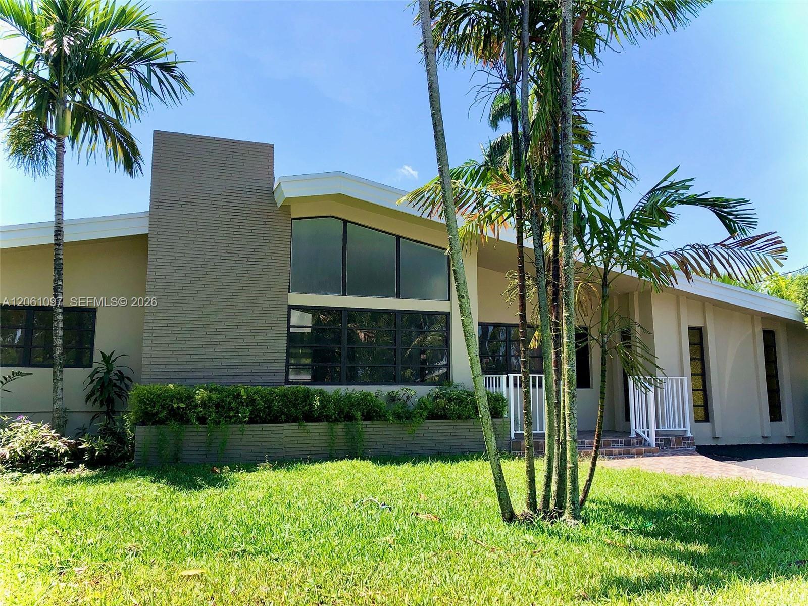 2560 NE 200th St # 0, Miami FL 33180 photo 2