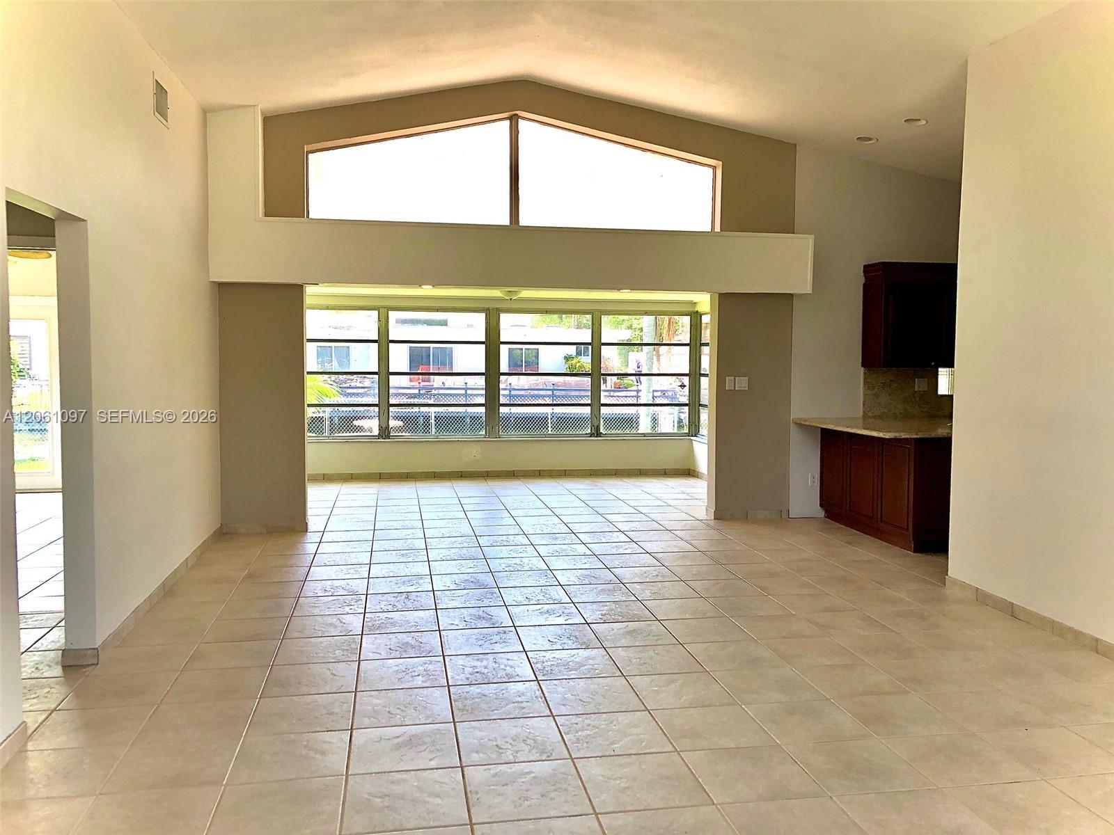 2560 NE 200th St # 0, Miami FL 33180 photo 3