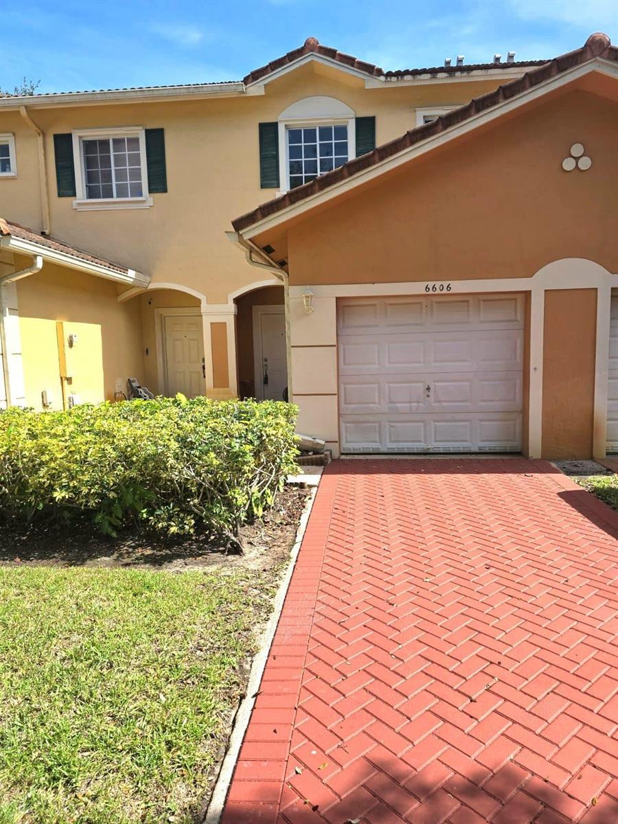 6606 CATALINA Lane, Tamarac FL 33321 photo 2