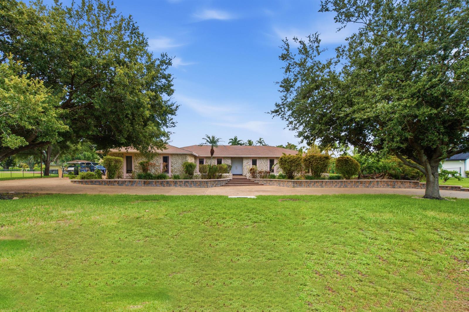 11600 SW 21st Court, Davie FL 33325 photo 2