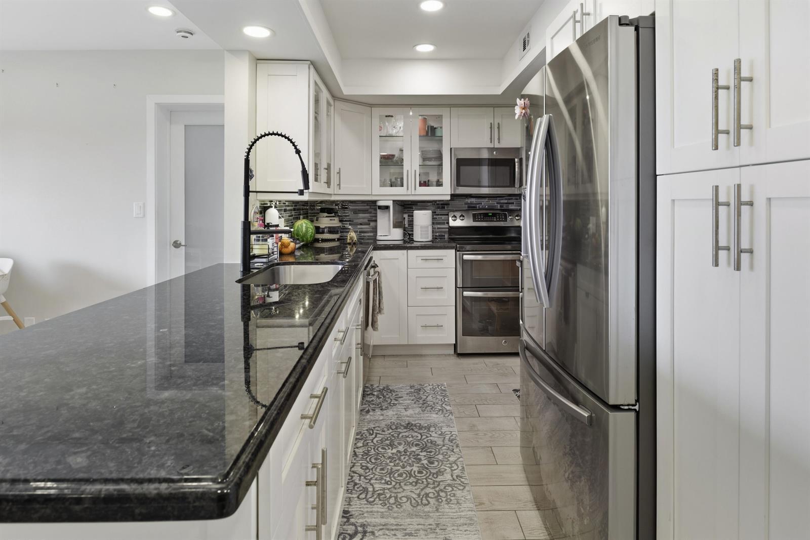 1000 RIVER REACH Drive # 516, Fort Lauderdale FL 33315 photo 2