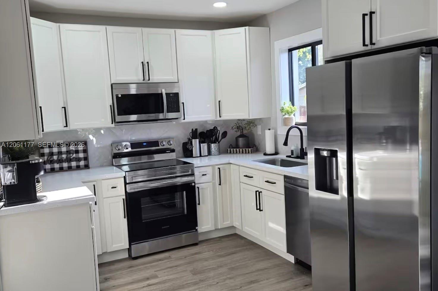904 NW 6th Ter, Hallandale Beach FL 33009 photo 4