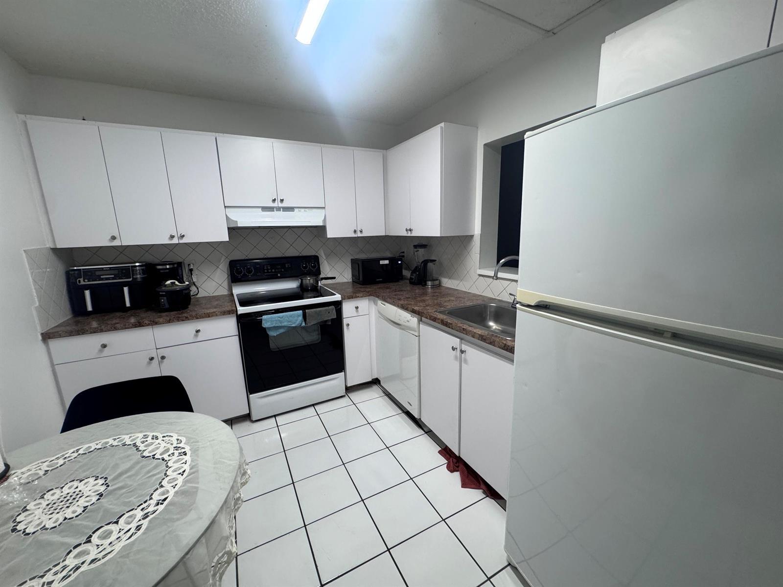 2830 SOMERSET Drive # 104N, Lauderdale Lakes FL 33311 photo 5