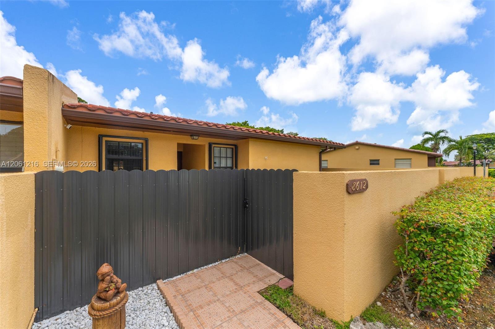 8612 SW 148th Pl, Miami FL 33193 photo 2