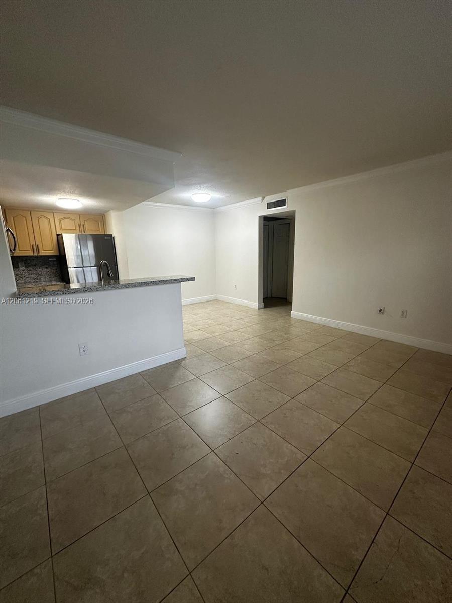 8660 NW 6th Ln # 103, Miami FL 33126 photo 2