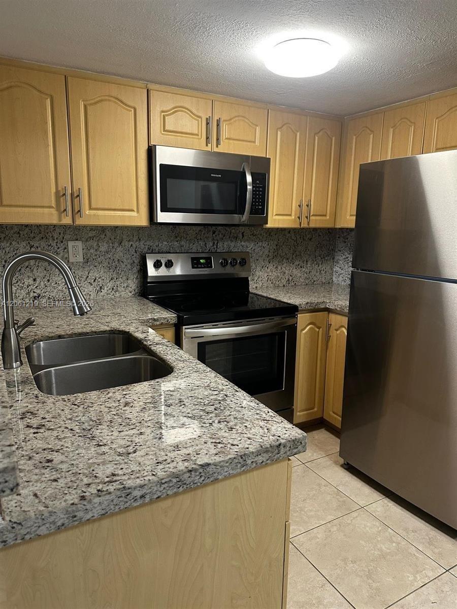 8660 NW 6th Ln # 103, Miami FL 33126 photo 4