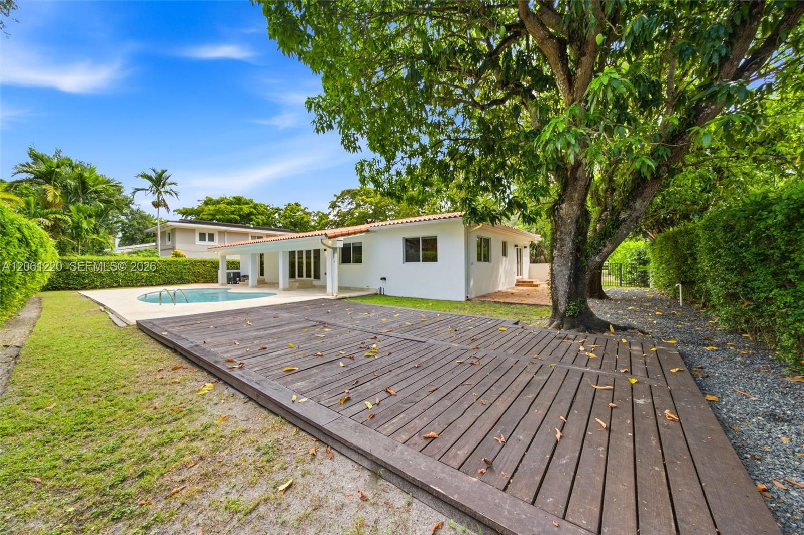 5510 Orduna Dr, Coral Gables FL 33146 photo 4