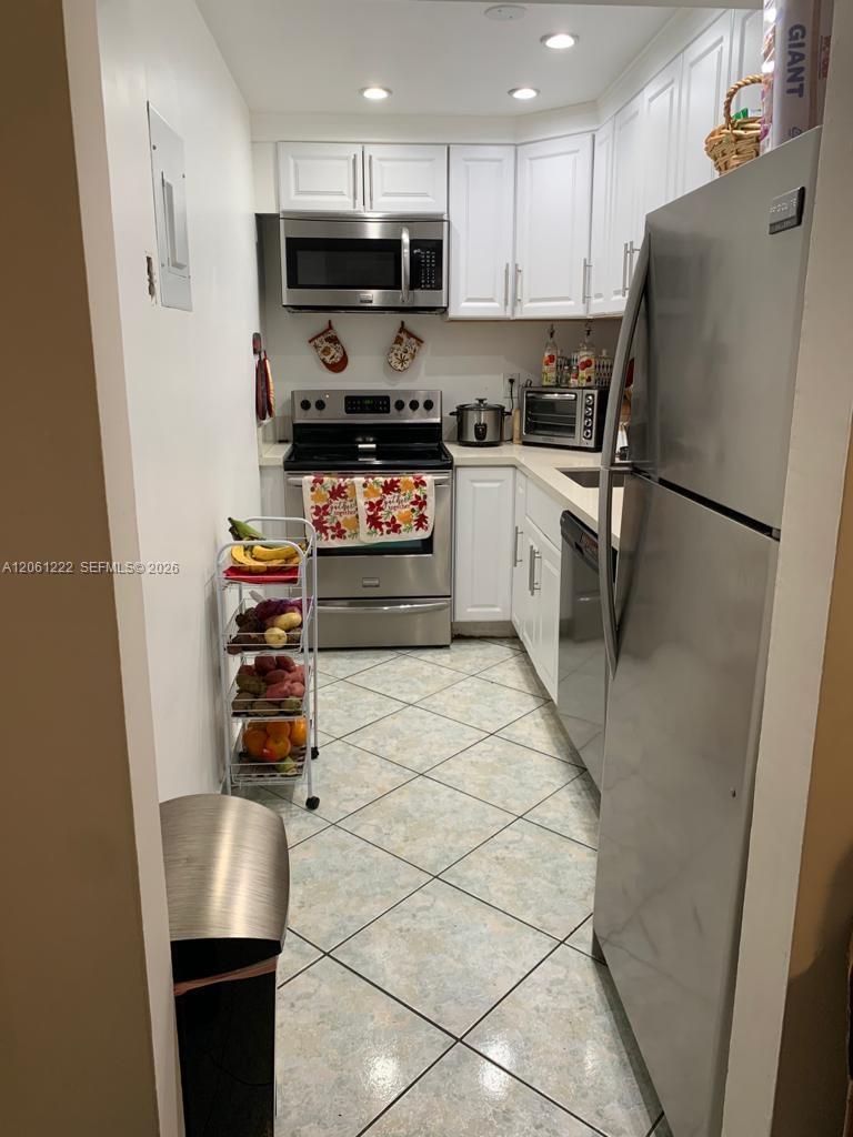 4803 NW 7th St # 14, Miami FL 33126 photo 4