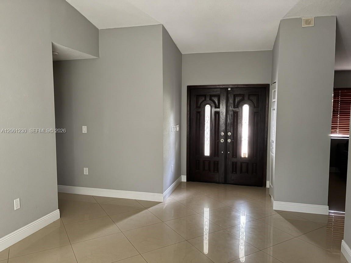 Miami, FL 33157 photo 3