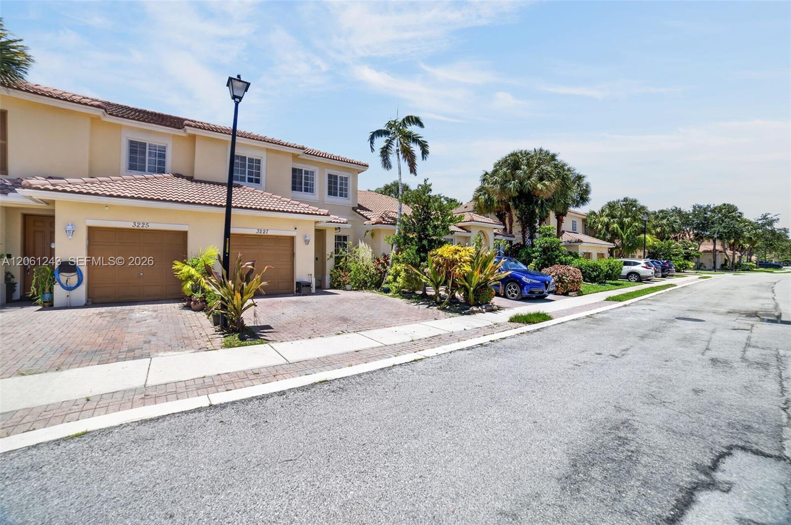3227 NW 32nd Ter, Oakland Park FL 33309 photo 2