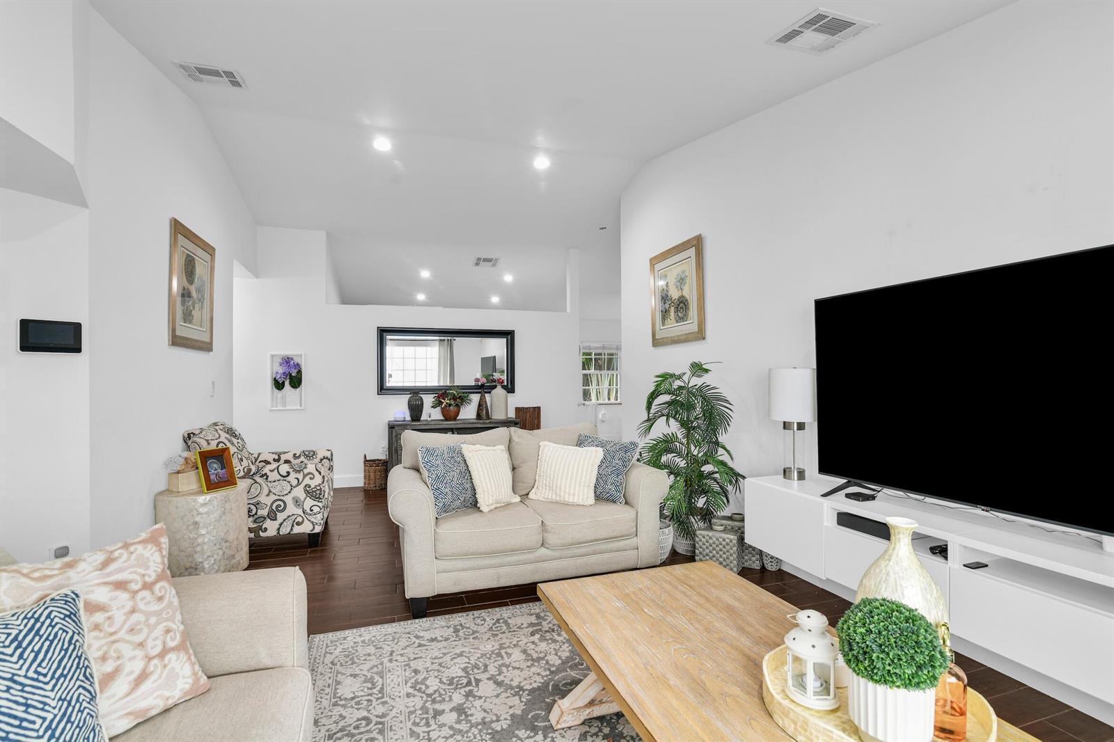 651 SW 176TH Avenue, Pembroke Pines FL 33029 photo 3