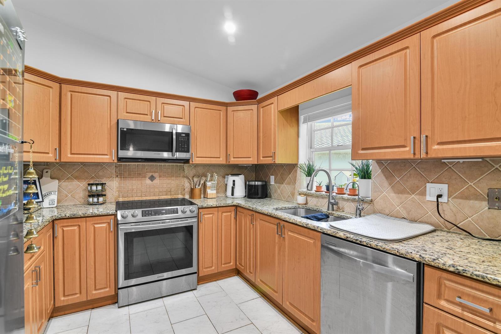 651 SW 176TH Avenue, Pembroke Pines FL 33029 photo 5