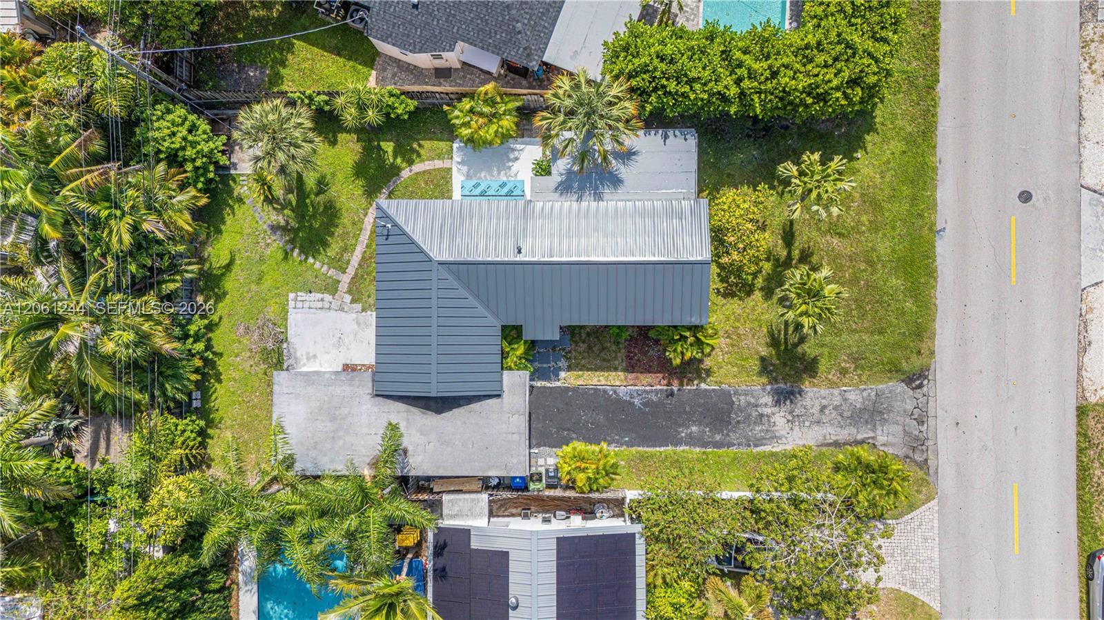 731 NE 16th St, Fort Lauderdale FL 33304 photo 4